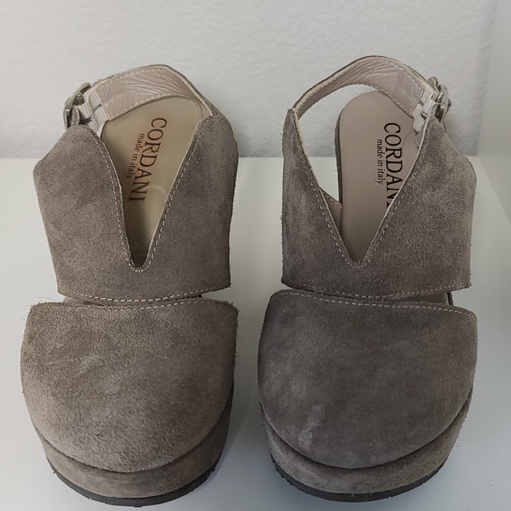 Cordani Leather wedges with strap and buckle